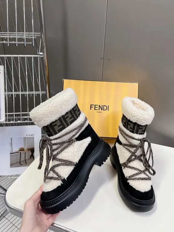 Fendi Shoe 